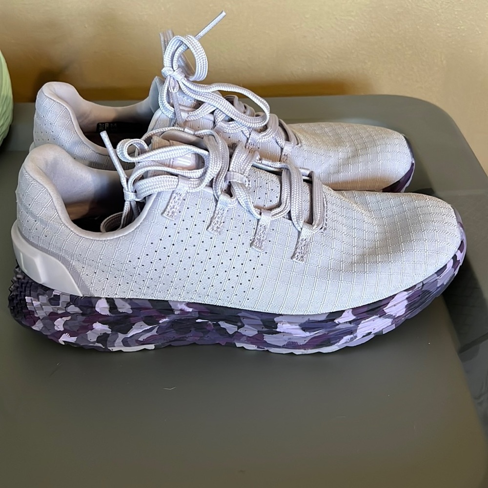 NOBULL Running shoes. Womens size 7. NWOT perfect condition. Only worn once.